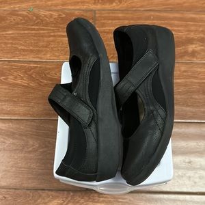 Clarks Cloud Steppers size 7M Mary Jane style adjustable shoes 37.5 EU